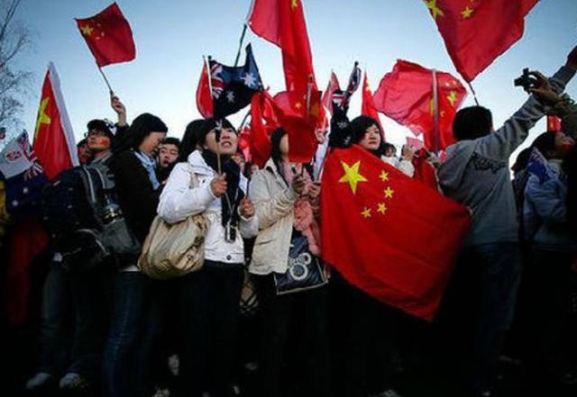 央视《美美与共》，苏运莹与中厄两国乐团共同演绎《竹石》